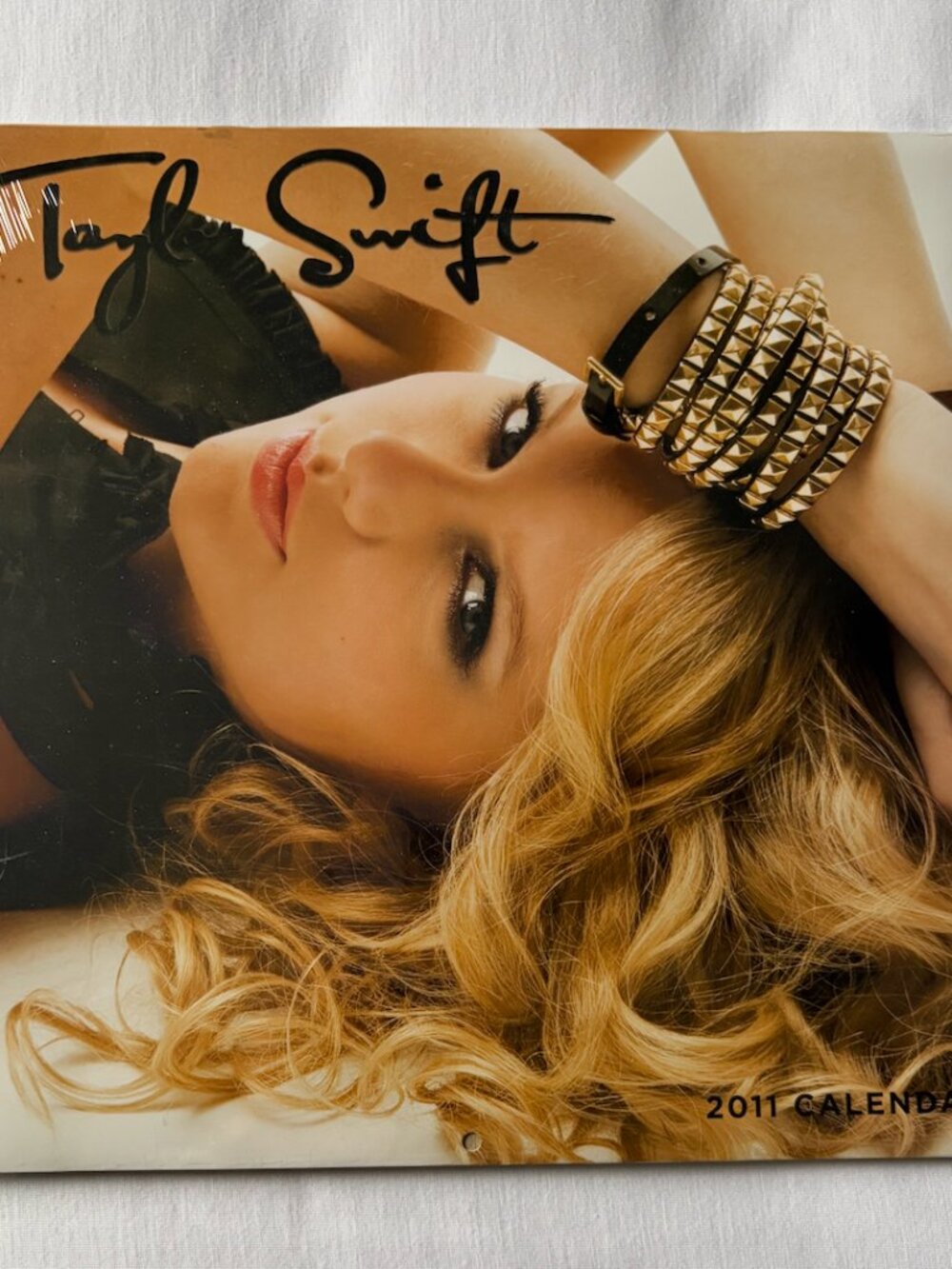 Taylor Swift 2011 Faces Calendar - 2011